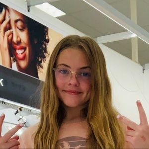 Meet your Posher, Ella